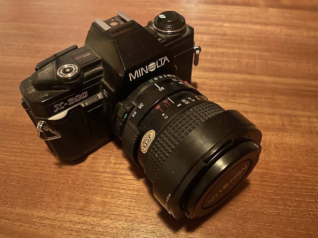 Fotocamera: Minolta X-300 Kamera – Usato da Hünibach venduto da baumk4