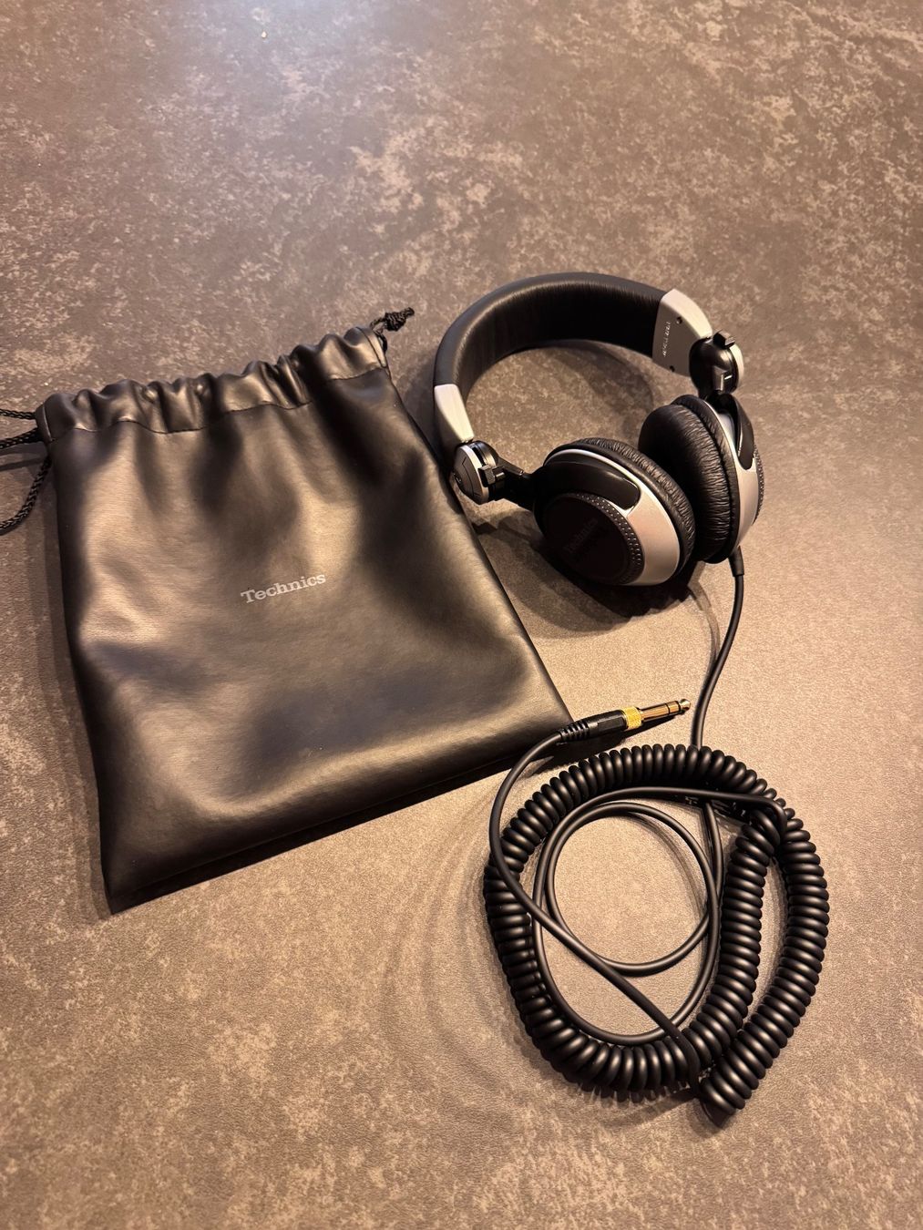 Technics Cuffie: Technics RP-DJ1210 Professioneller Studio Kopfhörer – Nuovo (secondo la descrizione) da Kilchberg ZH venduto da IROC84