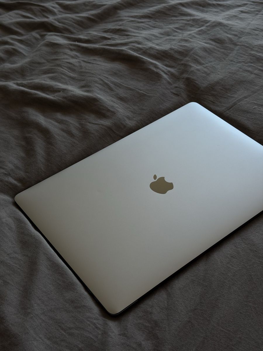 Apple Notebook: MacBook Pro 15” (2019) – Usato da Heitenried venduto da melinazahno 4