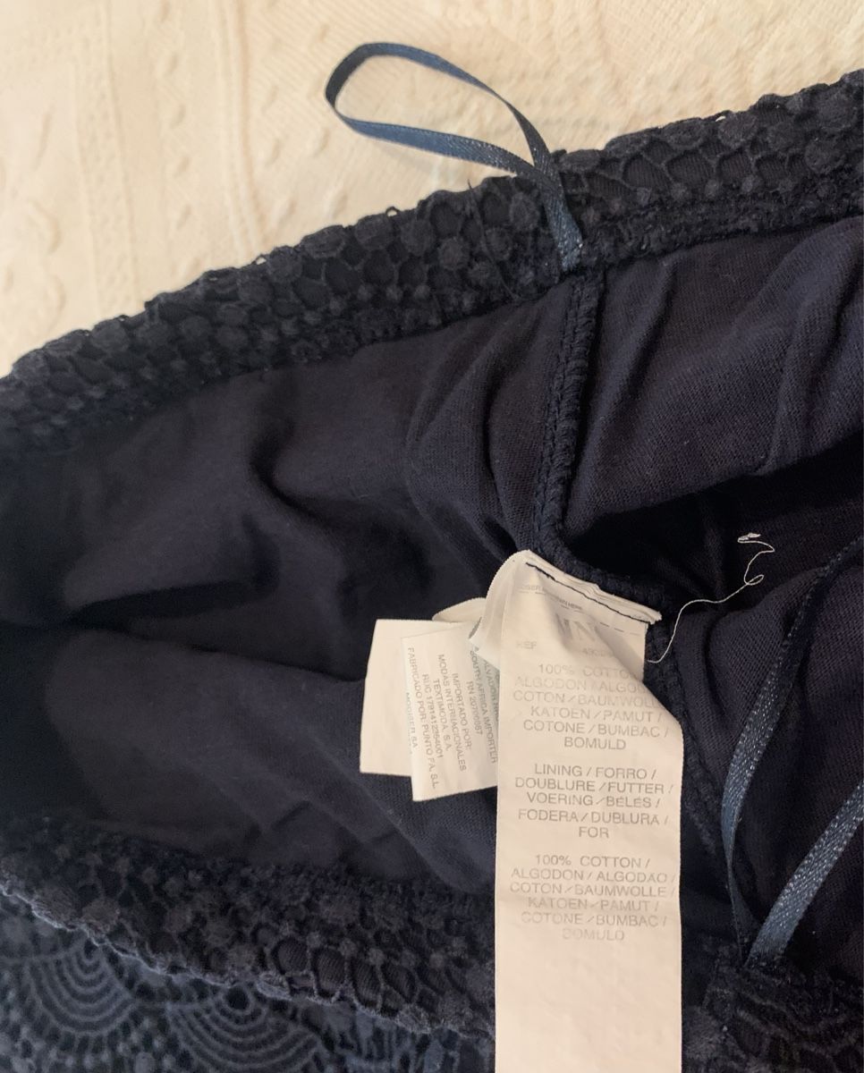 Mango Gonne: Dunkelblauer Bleistiftrock aus Spitze in Häkeloptik – Usato da Zürich venduto da p_q7q_nichtraucher 6