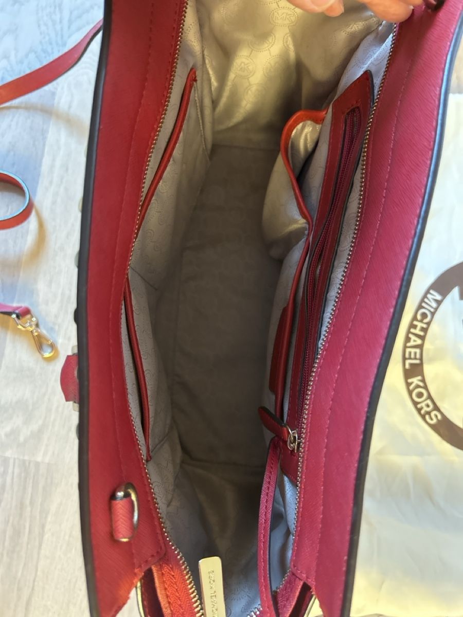 Michael Kors Sacs femmes: MK Tasche rot neuwertig  – D'occasion à Adlikon b. Regensdorf par Huegeler 1