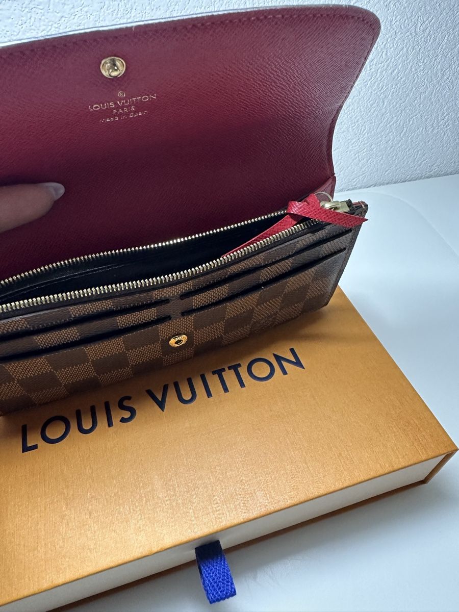 Louis Vuitton Portamonete: Louis Vuitton portefeuille Émilie rouge – Nuovo (secondo la descrizione) da Courgevaux venduto da missceline5 1