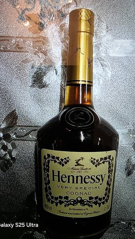 Bevande alcoliche: 6 FLASCHE HENNESSY VERY SPECIAL COGNAC – Usato da Schönenwerd venduto da 1952kv 1