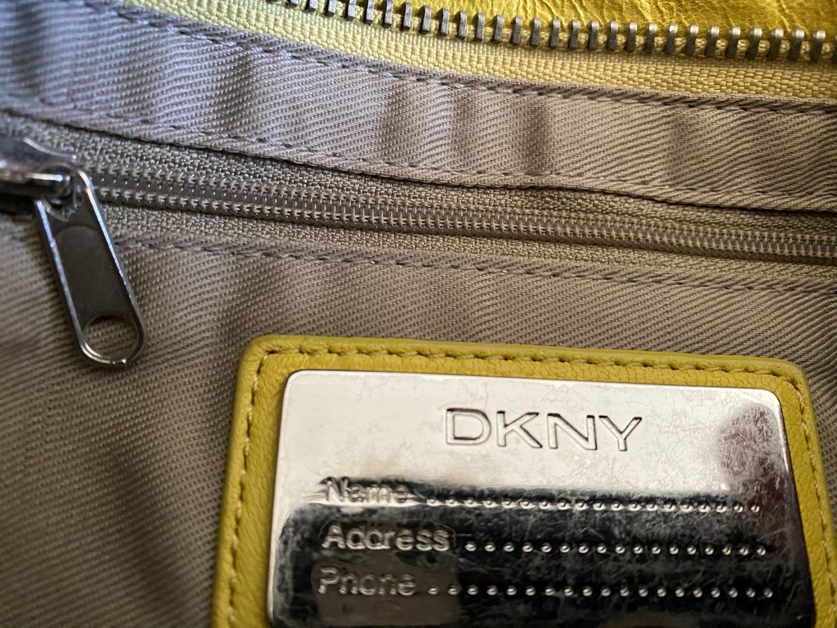 DKNY Sacs femmes: Vintage Leder Clutch DKNY – D'occasion à Zürich par linlin02 5