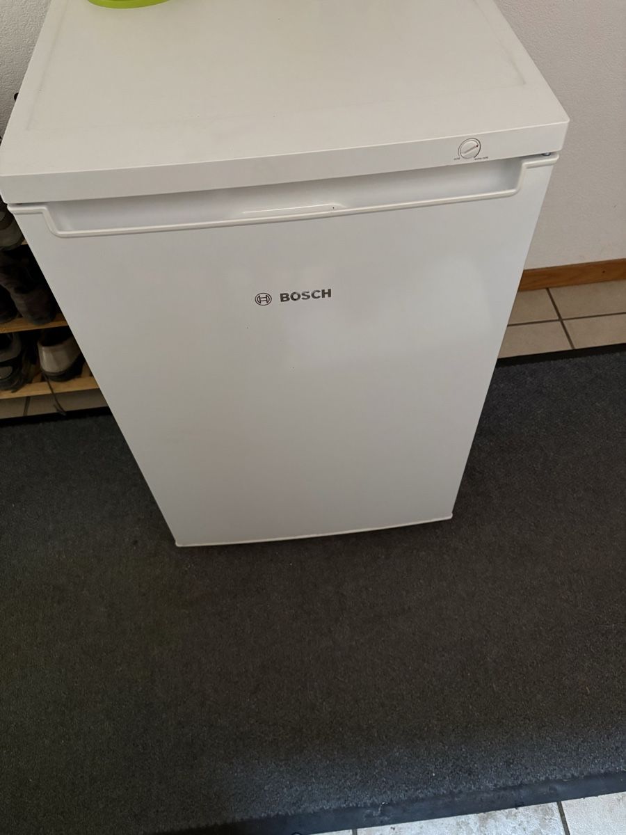 Congelatori: Gefrierschrank 83l – Nuovo (secondo la descrizione) da Schüpfen venduto da ani_gj8r