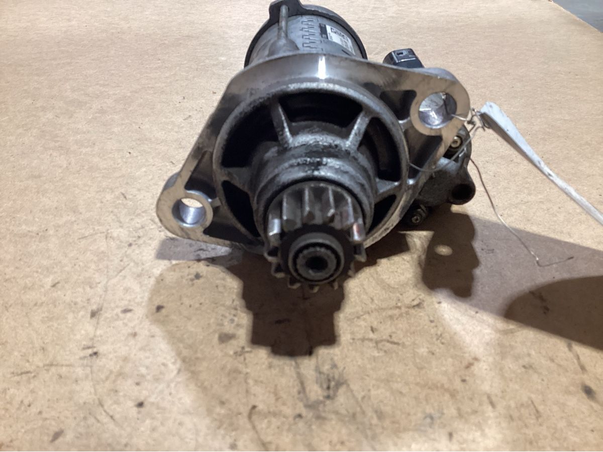 VW Tutti pezzi di ricambio auto: Anlasser zu VW Golf VI 1.2 TSI – Usato da Reichenburg venduto da T864RX 2