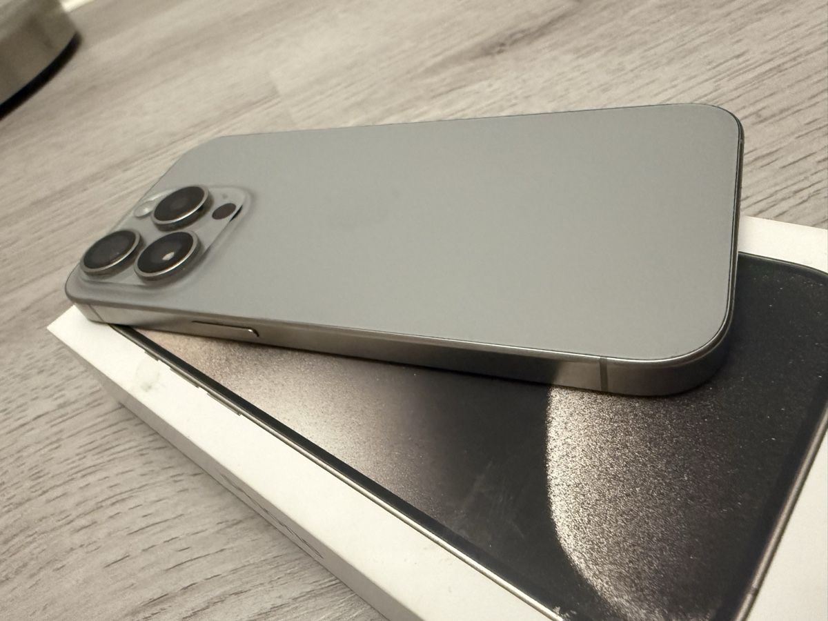 Apple Telefoni cellulari / Smartphones: IPHONE 15 PRO – Usato da Biel/Bienne venduto da baj_r2fk 2