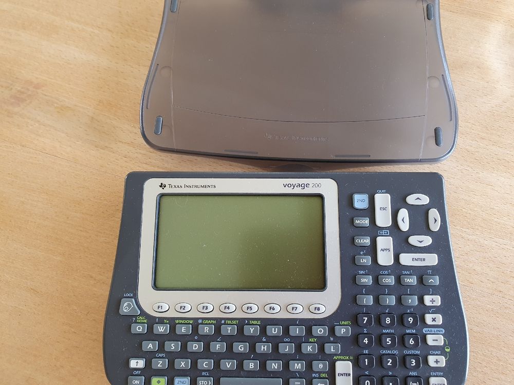 Texas Instruments voyage 200 (Gebraucht) in Zizers für CHF 50 - nur
