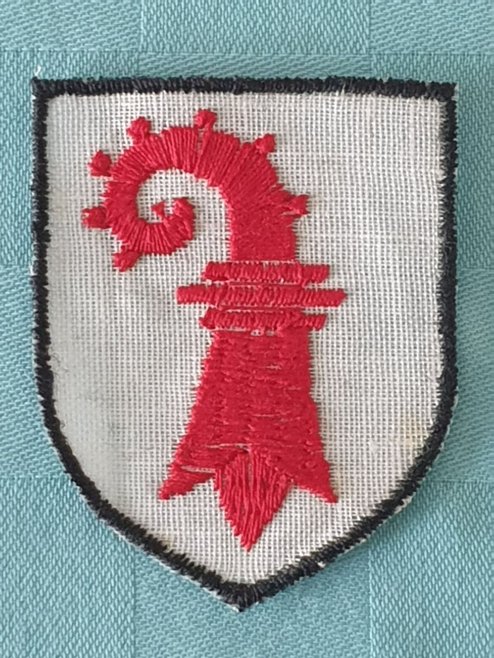 Plaketten & Abzeichen: Vintage Badge Wappen Basel - Landschaft ST. GALLER STICKEREI – Gebraucht aus Mörschwil von spirspi 1