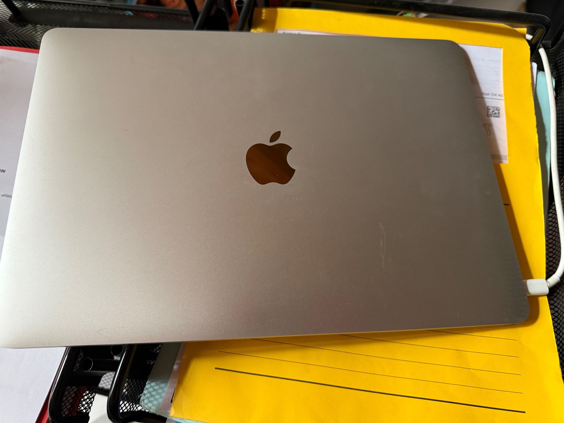 Apple Notebook: MAC BOOK AIR 2020 – Usato da Biel/Bienne venduto da retomario02 1