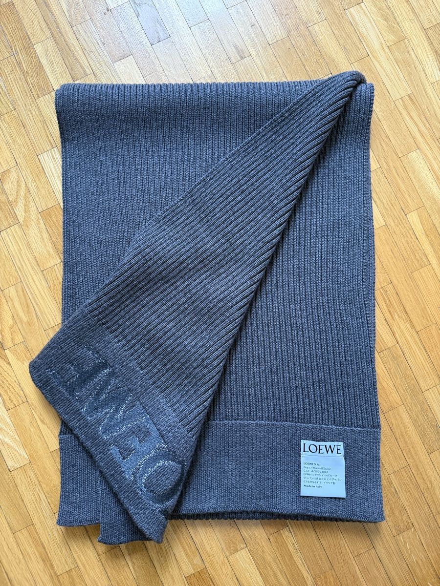 Loewe Foulards, Tücher & Schals: Loewe wool scarf – Neu (gemäss Beschreibung) aus Nyon von dasha107 1