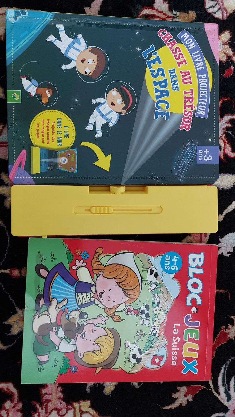 Bücher: Space Adventure Book with Projector - Fun for Kids! – Gebraucht aus Renens VD von erfan.suisse
