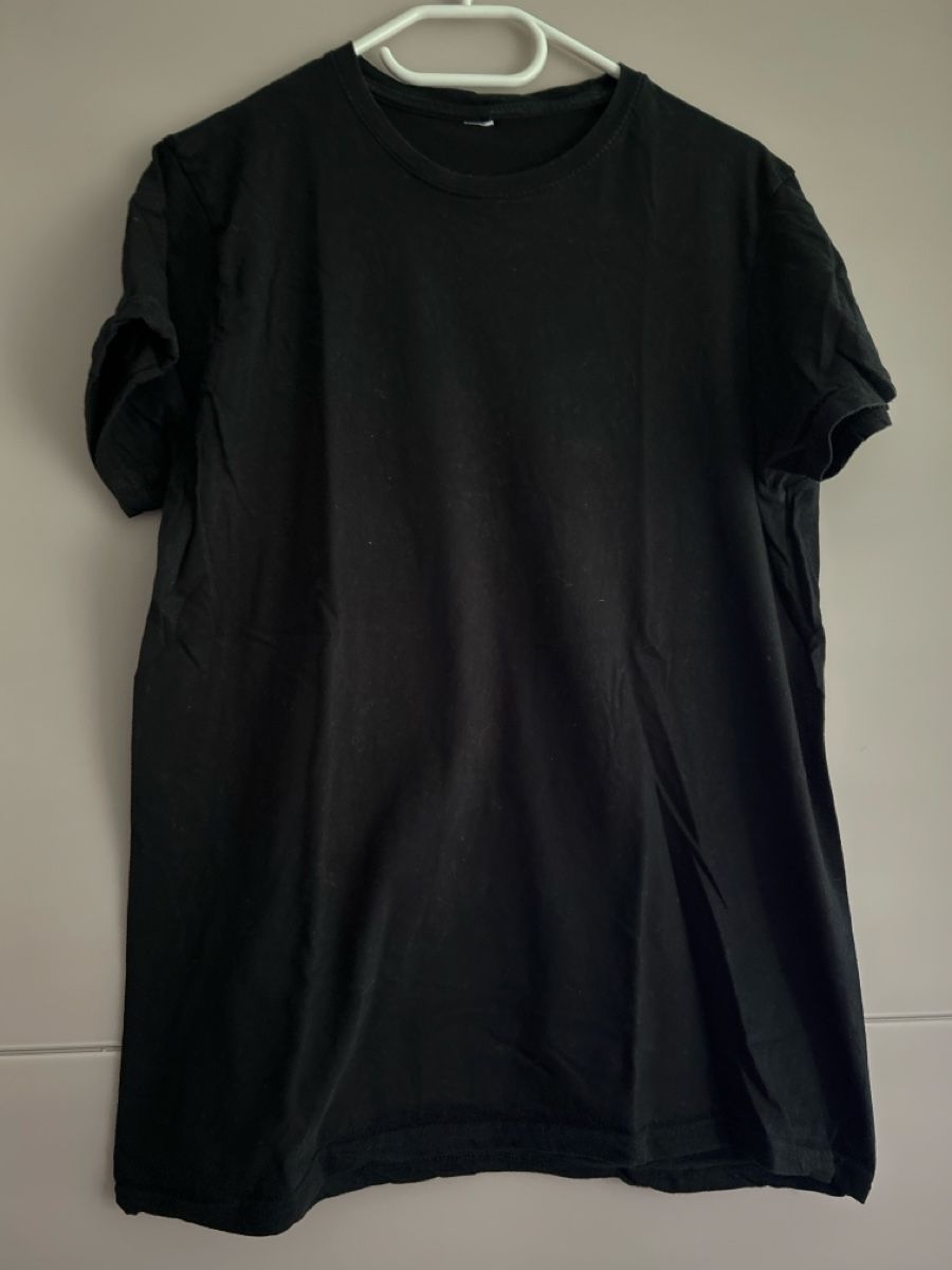 T-shirt: 4er Set Basic T-Shirts Gr. M, Top Zustand – Usato da Wädenswil venduto da Giez33 3
