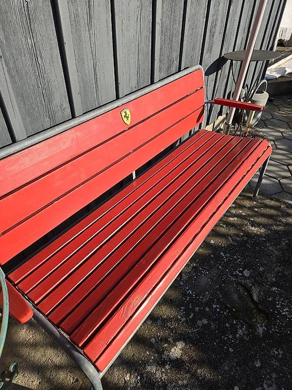 Panchine: Sitzbank mit Ferrari Zeichen – Usato da Staufen venduto da sandy23 1