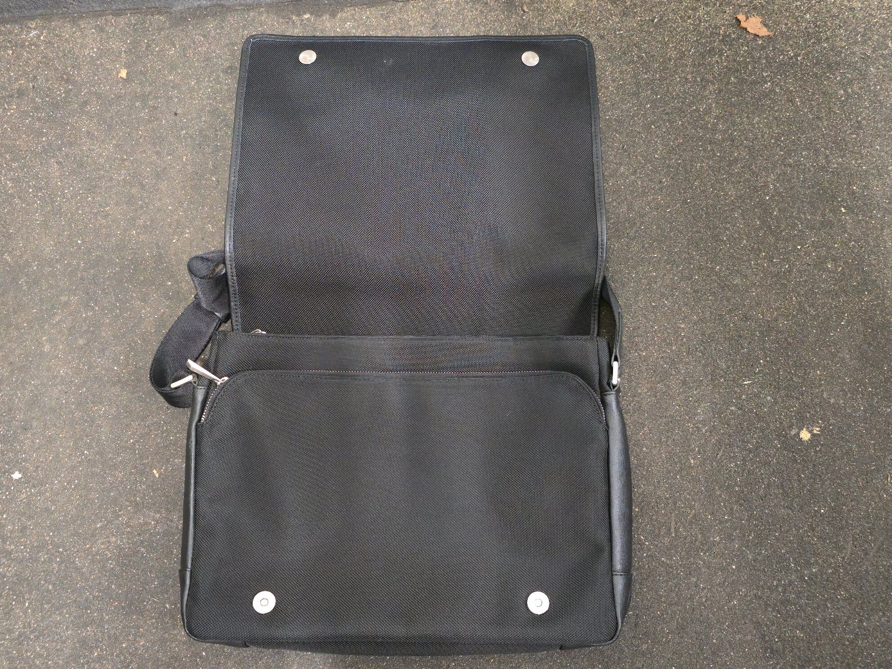 Valigie & Borse: 0714 Messenger Laptop Bag Suisse Design – Nuovo (secondo la descrizione) da Zürich venduto da stylethequeen 1