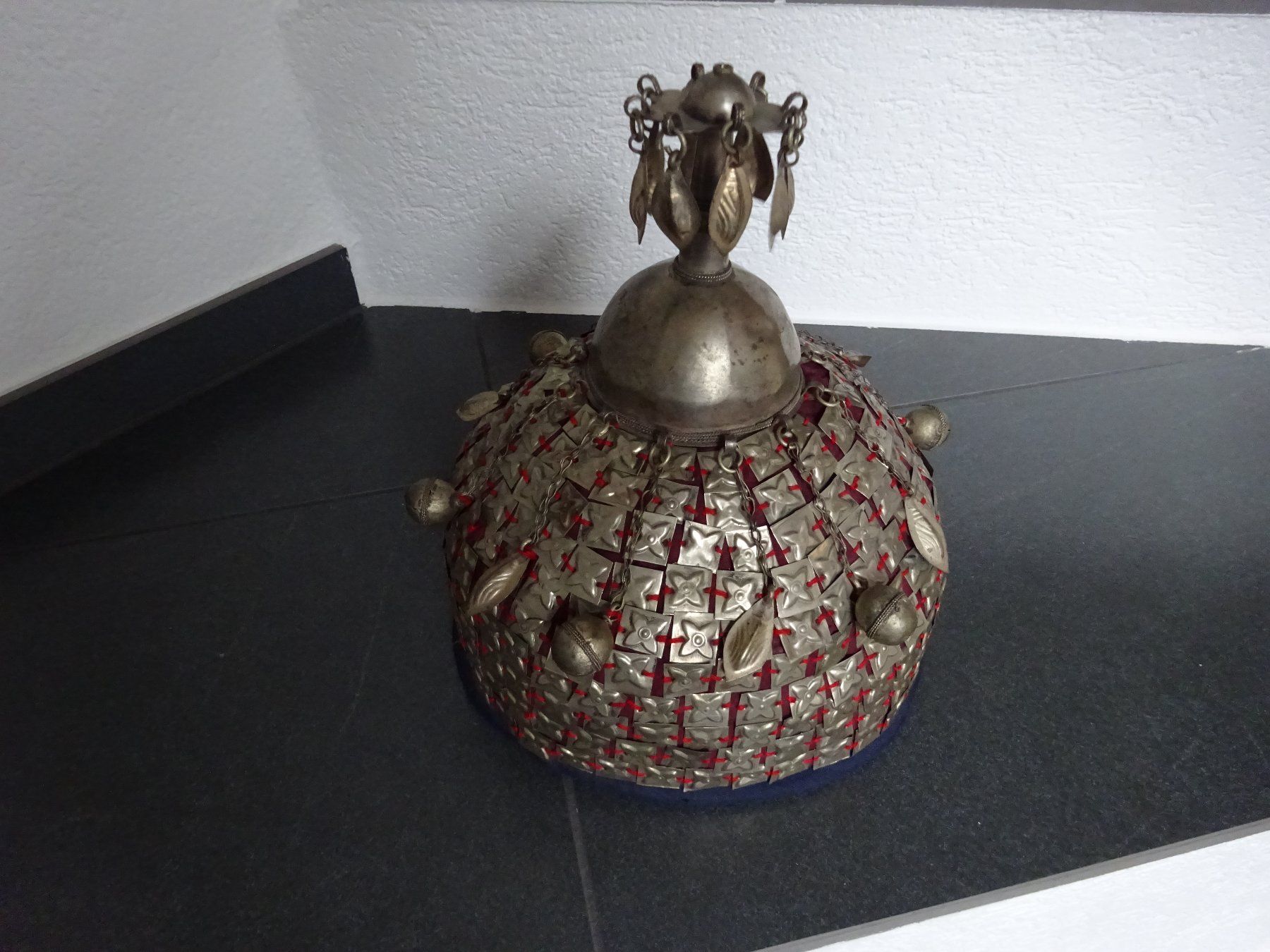 Copricapi, berretti & cappellini: Krone Helm Turban – Usato da Esslingen venduto da eintagammeer 7