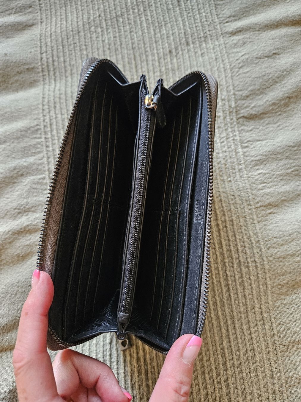 Moschino Portemonnaie: Moschino Portemonnaie – Gebraucht aus Oberhasli von Crush0 2