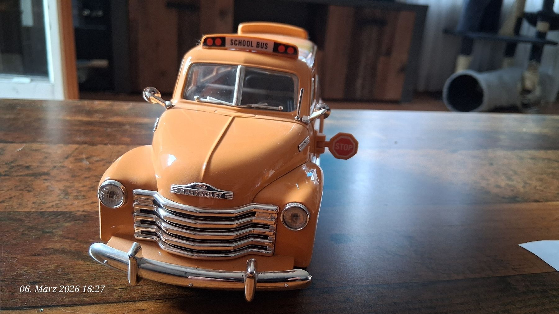 Modellini d'auto: 1:18 Chevy Suburban – Usato da Wolfenschiessen venduto da 2-stroke-garage 1