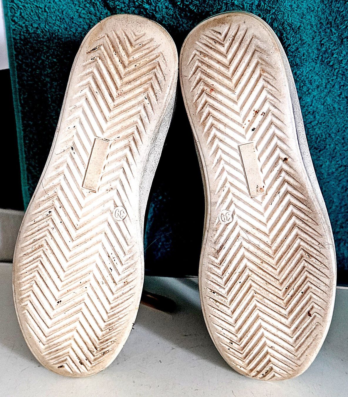 Scarpe da uomo: Sneekers Findlay 39 – Usato da Baar venduto da 2cvbaar 2