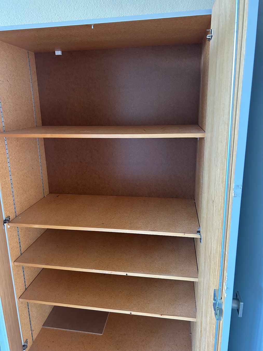 Schränke: Schrank – Gebraucht aus Stans von Benzen 3
