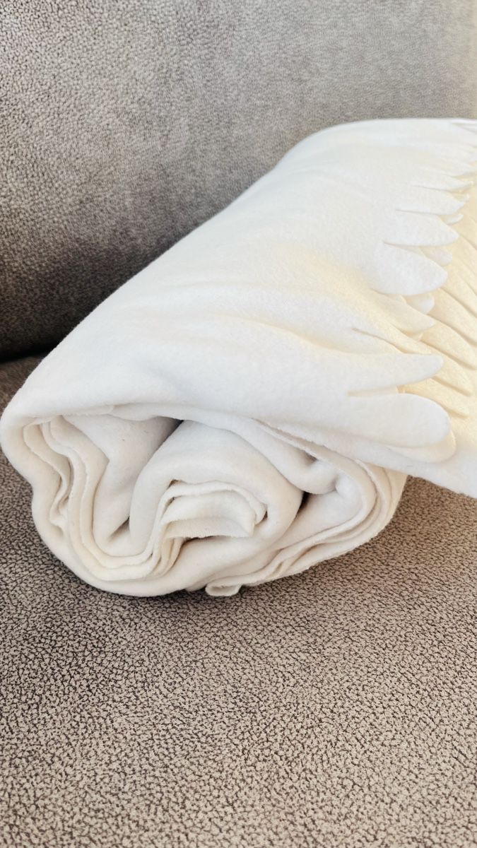 Coperte: Couverture polaire blanche douce & chaude – Nuovo (secondo la descrizione) da Lausanne venduto da Global.P 2
