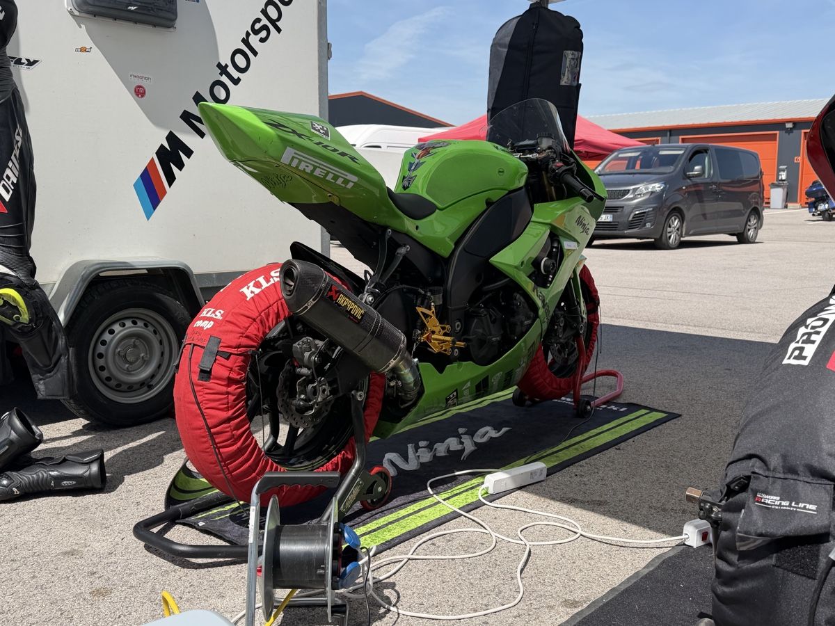 Strada: Kawasaki Zx10r – Usato da Zürich venduto da E.M79