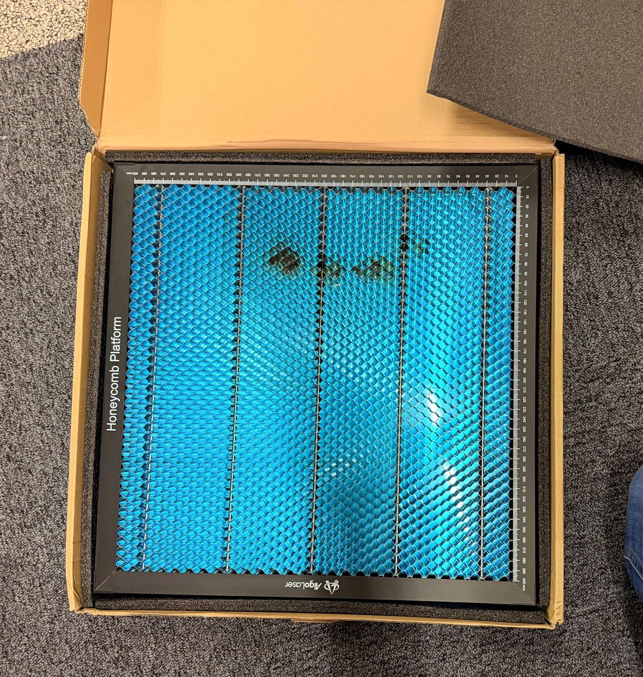 Stampanti 3D: Honeycomb Platform AlgoLaser 400×400 – Nuovo e nell'imballaggio originale da Zug venduto da OrturMullerMac