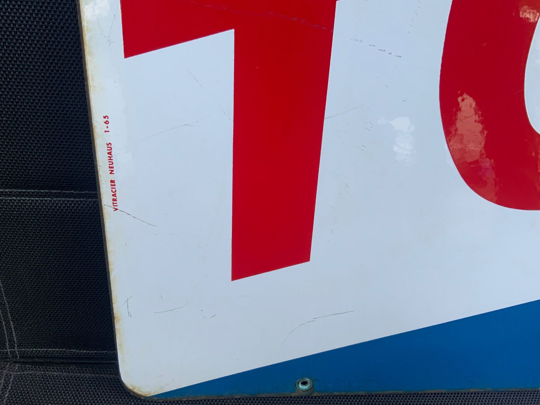 Insegne: TOTAL Schild Emailschild beidseitig, 1965, Dachbodenfund – Usato da Willisau venduto da Minali 1