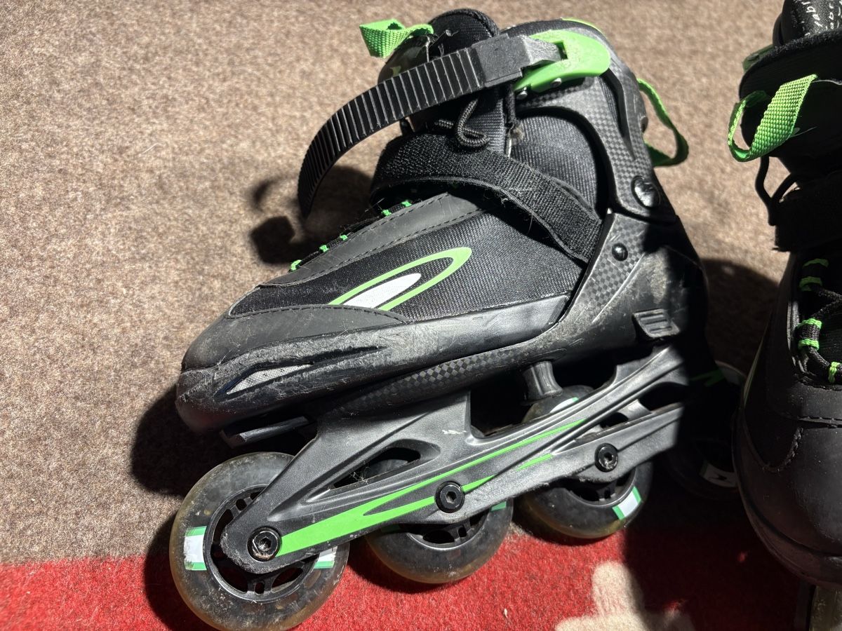 Pattini in linea & Pattini a rotelle: Inline Skates Kinder Grösse 33-37 gebraucht – Usato da Sisseln AG venduto da art-dragoon 1