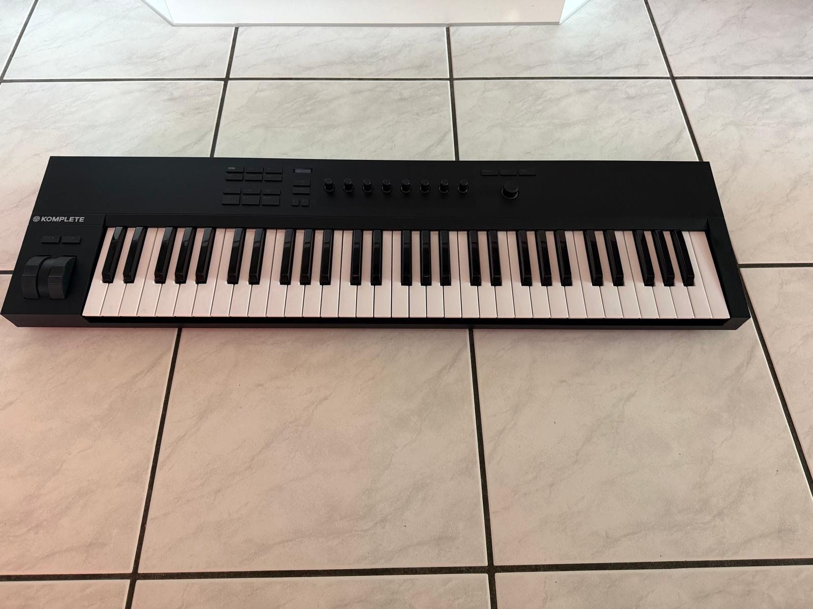 Native Instruments Musikinstrumente: Komplete Kontrol A61 MidiKeyboard – Gebraucht aus Abtwil AG von Swissraver