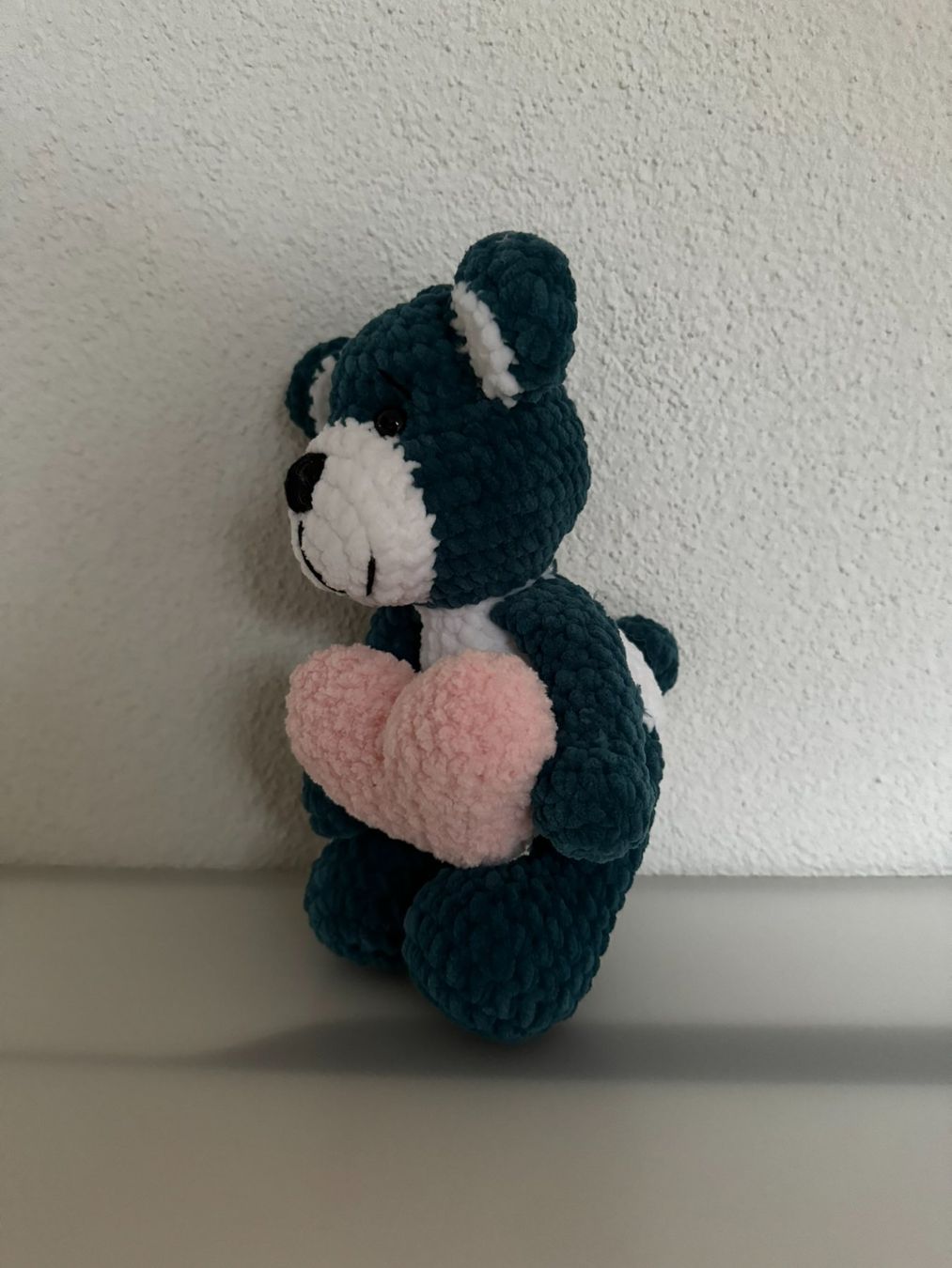 Giocattoli: Teddybär mit Herz - Selbstgestrickt  – Nuovo e nell'imballaggio originale da Basel venduto da Nermin00 1
