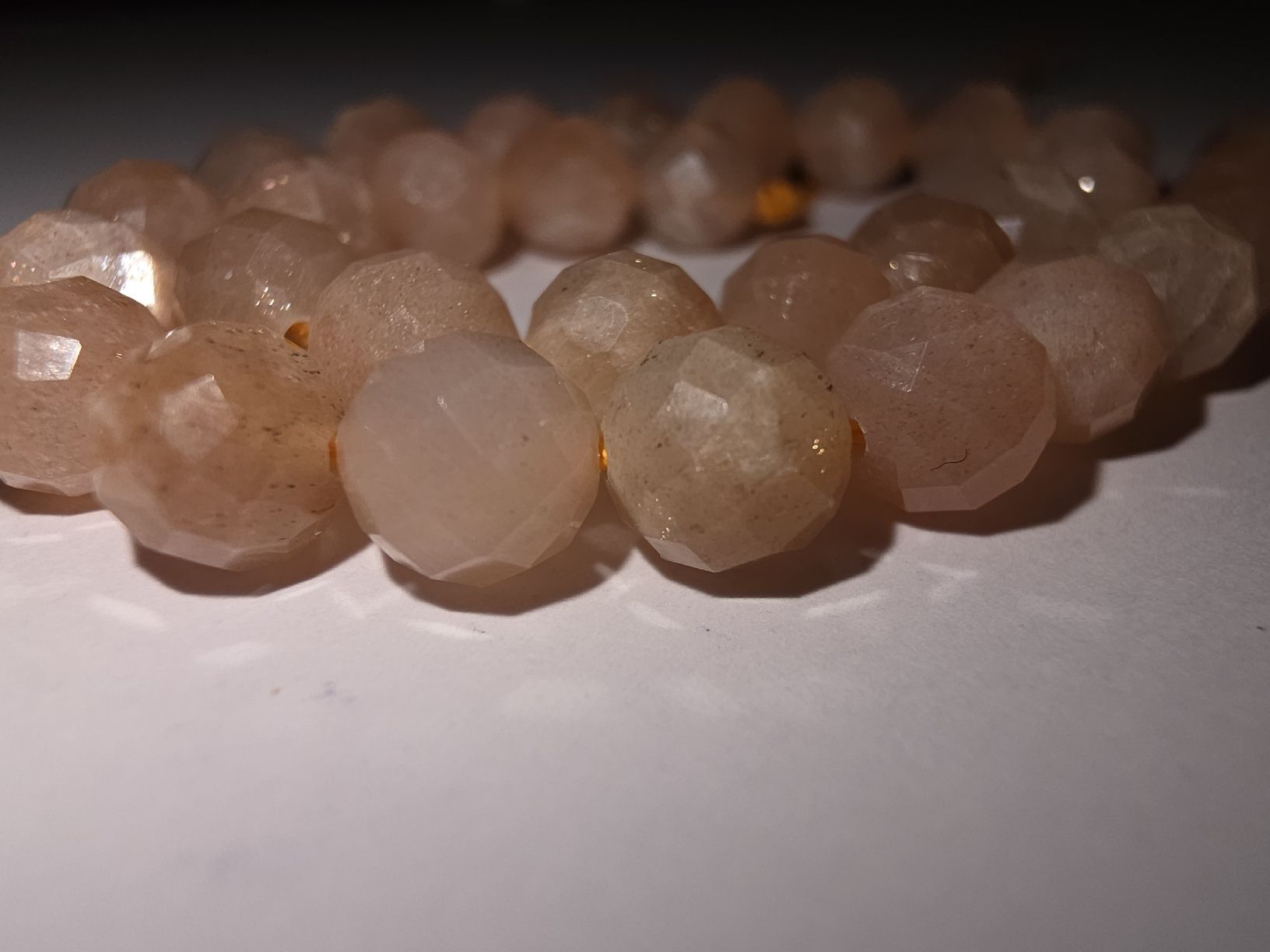 Minerali & Pietre curative: Sonnenstein facettiert 6mm. Strang – Nuovo e nell'imballaggio originale da Menziken venduto da Mirager 2