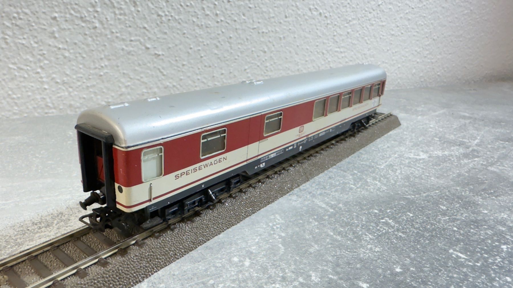 Märklin Modelleisenbahnen: Märklin DB Speisewagen H0 / AC – Gebraucht aus Schlieren von rat_lq6b