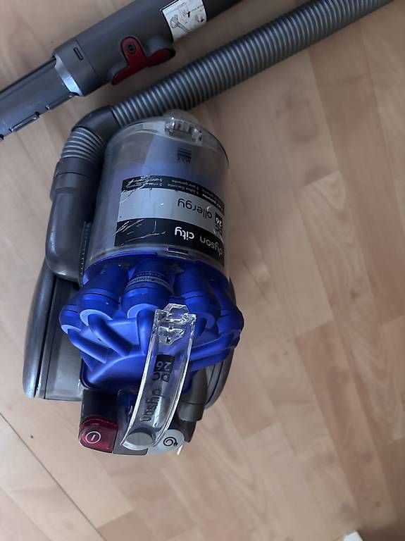 Aspirapolveri & Accessori: Staubsauger beutellos – Usato da Buchs SG venduto da Ceecee1