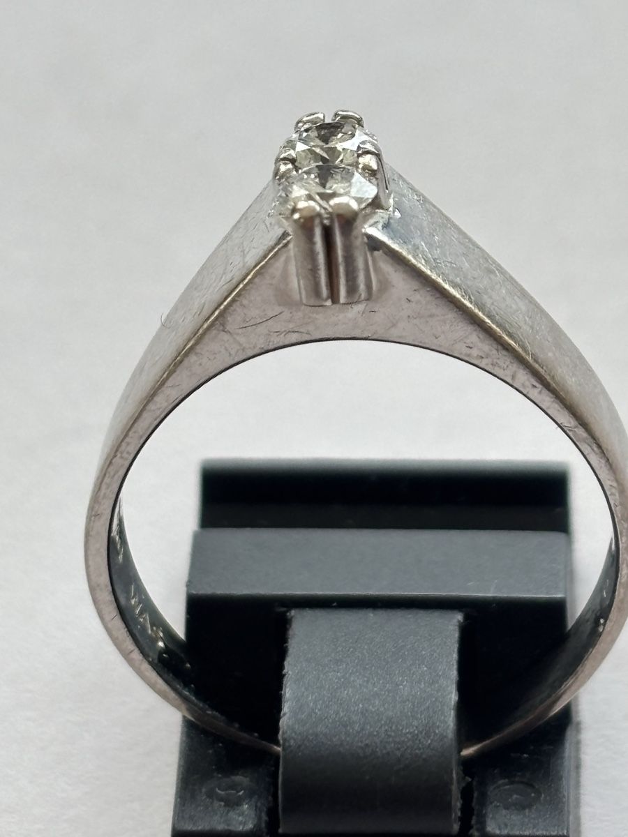 Anelli: Ring mit 2 Diamanten, 750er Weissgold, – Usato da Langnau am Albis venduto da flusspflege 3