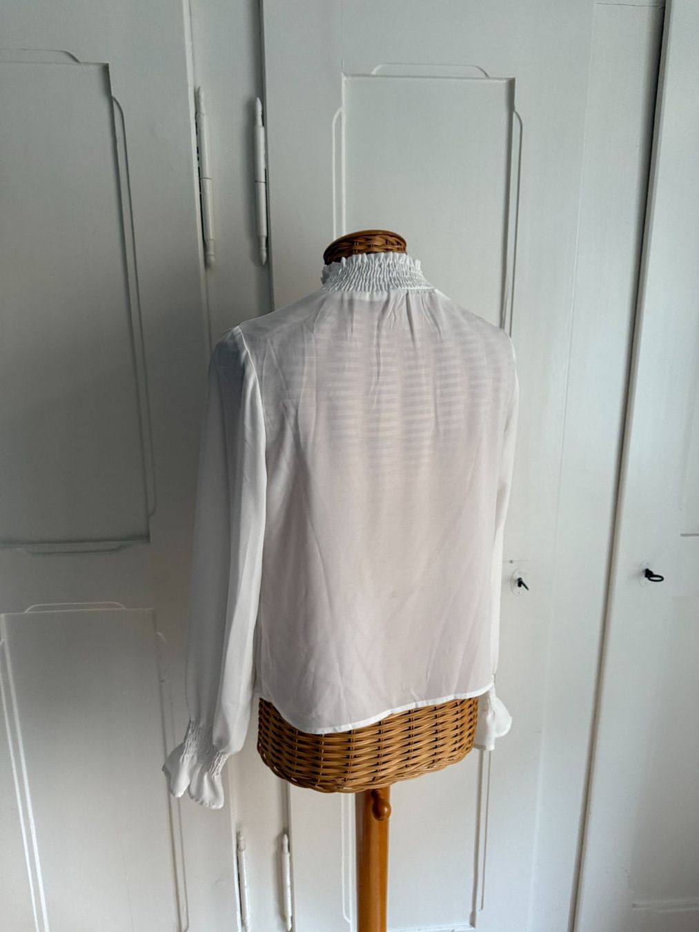 Shein Chemisiers: Bluse weiss fliessend 36 – D'occasion à Zürich par Diazaio 2