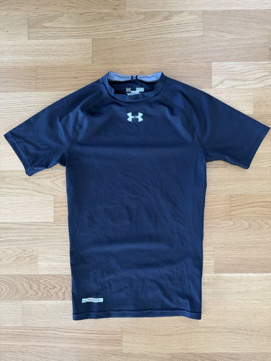Under Armour T-shirt: Under Armour - T-shirt Compression – Usato da Morges venduto da on_jas