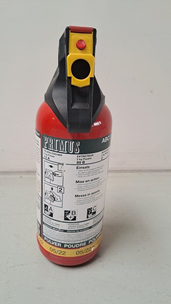 Estintori: PRIMUS Pulver-Feuerlöscher – Usato da Alpnach-Dorf venduto da Hess-Automobile 1