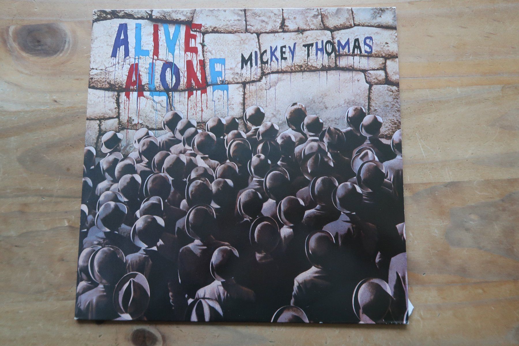Dischi in vinile: MICKEY THOMAS - ALIVE ALONE - EX- STARTSHIP AOR - VINYL LP – Usato da Basel venduto da Patiscat