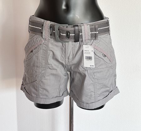 NEU 💜 Gr 38 Cargo Sommer-Shorts mit Gürtel!