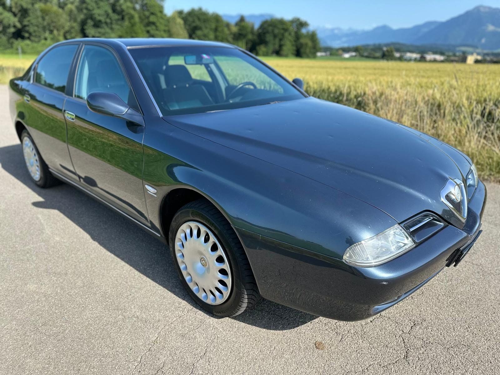 Alfa Romeo Automobili: ALFA ROMEO 2.0 TS – Usato da Hünenberg venduto da Auto-Klinik01 2