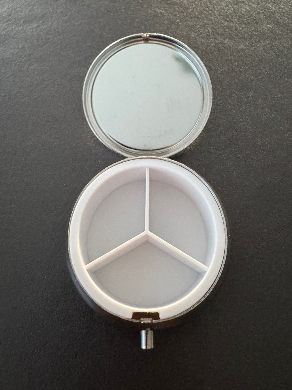 Autres soins & cosmétiques: Neu**  Pillendose / Pillenbox aus Malaga – Neuf avec emballage d'origine à Zürich par sar_8cpg 1