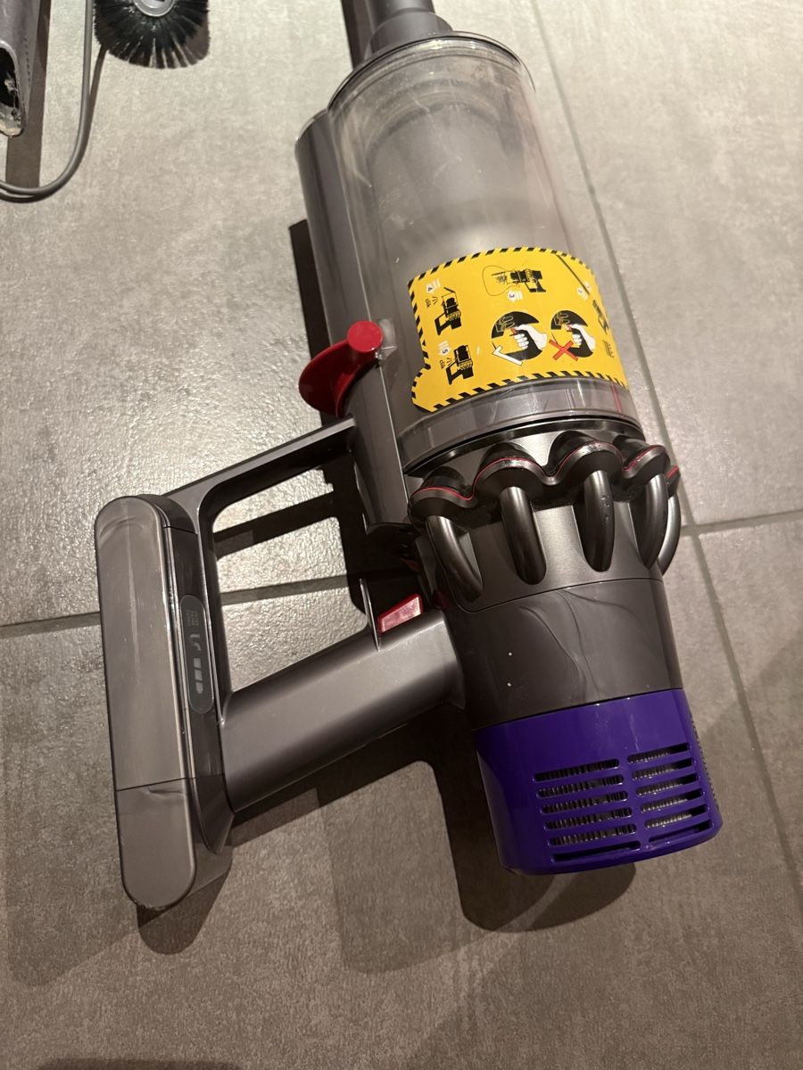 Dyson Aspirateurs & Accessoires: Dyson V10 Cyclone  – D'occasion à Claro par KarinS84 6