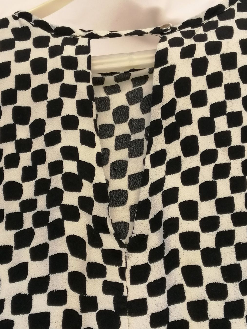 H&M Camicette: Bluse Chorjette, schwarz weiss – Usato da Rheinfelden venduto da Cleopatra2000 1