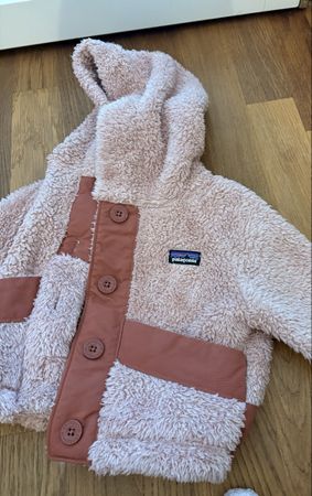 Patagonia Fleecejacke mit Kapuze rosa neuwertig