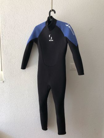Neopren Anzug Grösse L, Jugendliche, Erwachsene