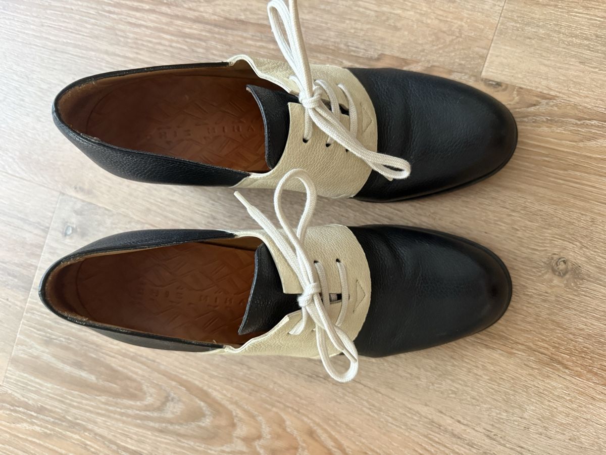 Chie Mihara Scarpe da donna: Chie Mihara Leder schwarz-beige Schnürung Gr. 41 – Usato da Nidau venduto da Preloved_Nidau 1