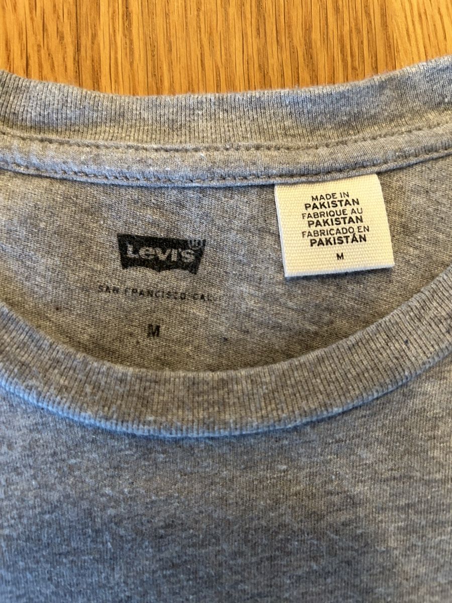 Levi's T-shirt: Levi's Herren T-Shirt Gr. M Grau – Usato da Schwarzenbach SG venduto da bienchen22 3