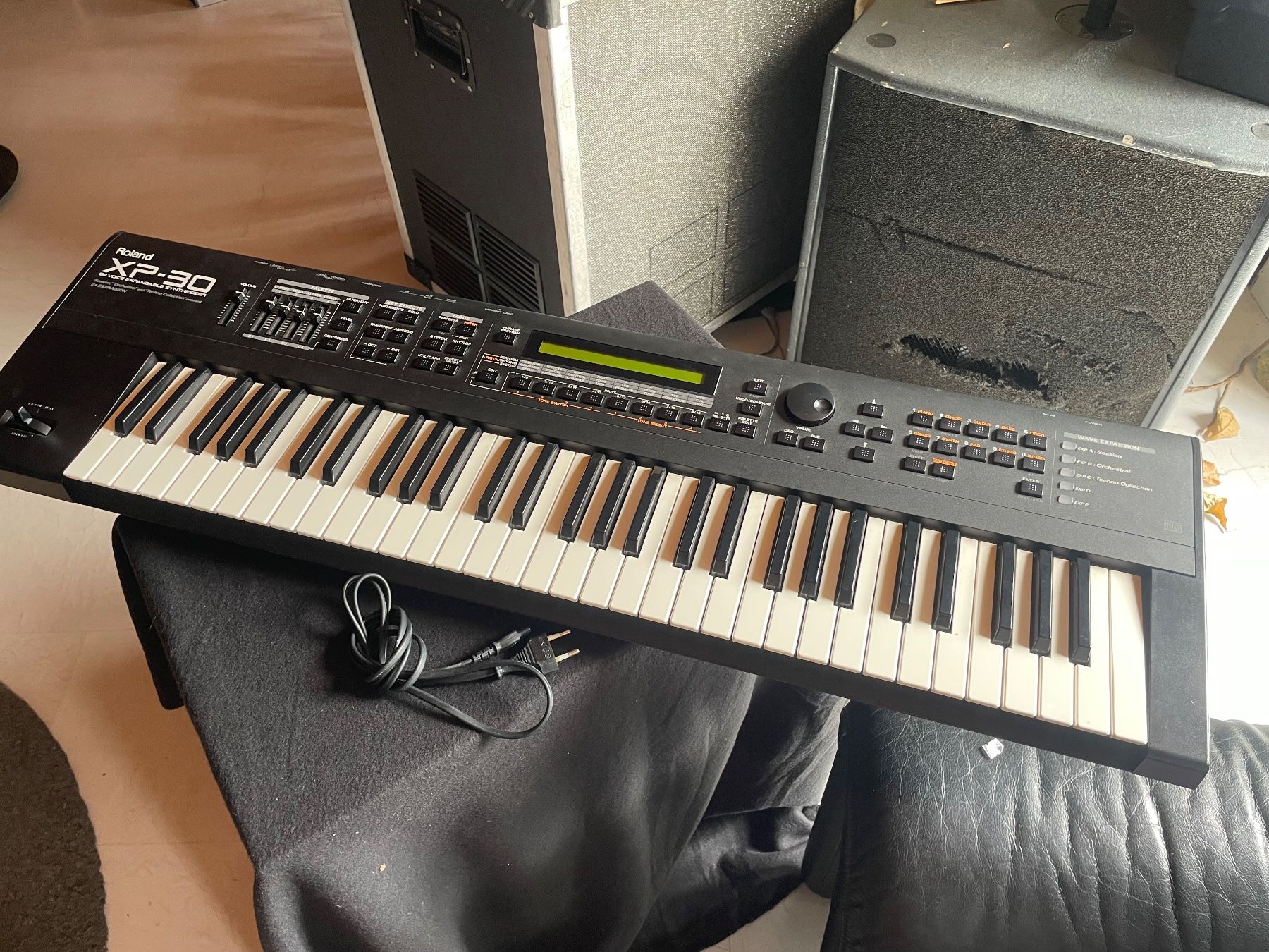 Roland Strumenti musicali: Roland XP-30 Synthesizer – Usato da Embrach venduto da xenovolcano
