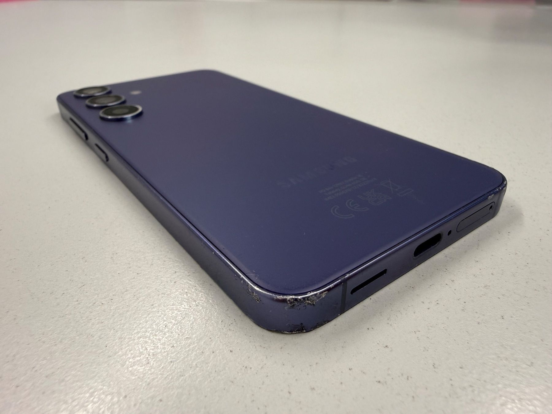 Samsung Telefoni cellulari / Smartphones: Samsung Galaxy S24 256GB – Usato da Zug venduto da ElPhone 3